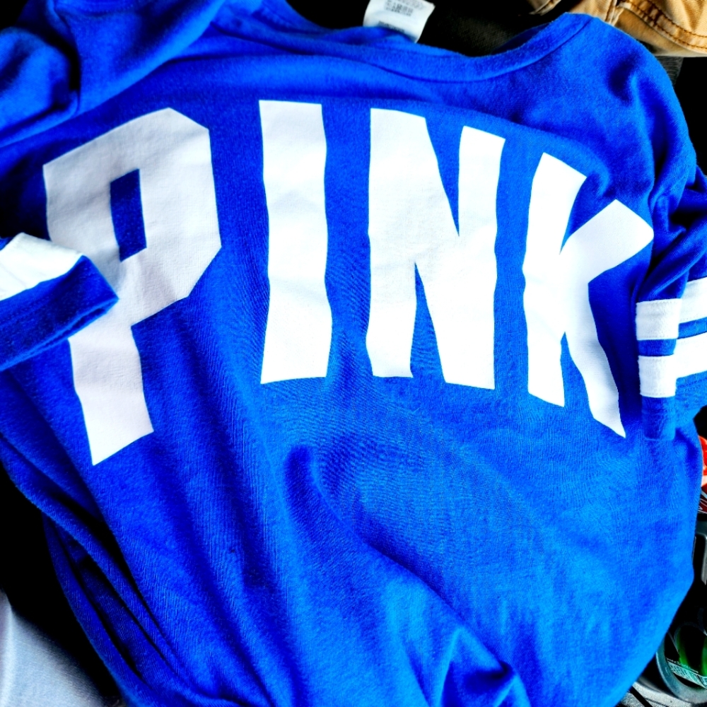 Vs Pink t-shirt like new medium